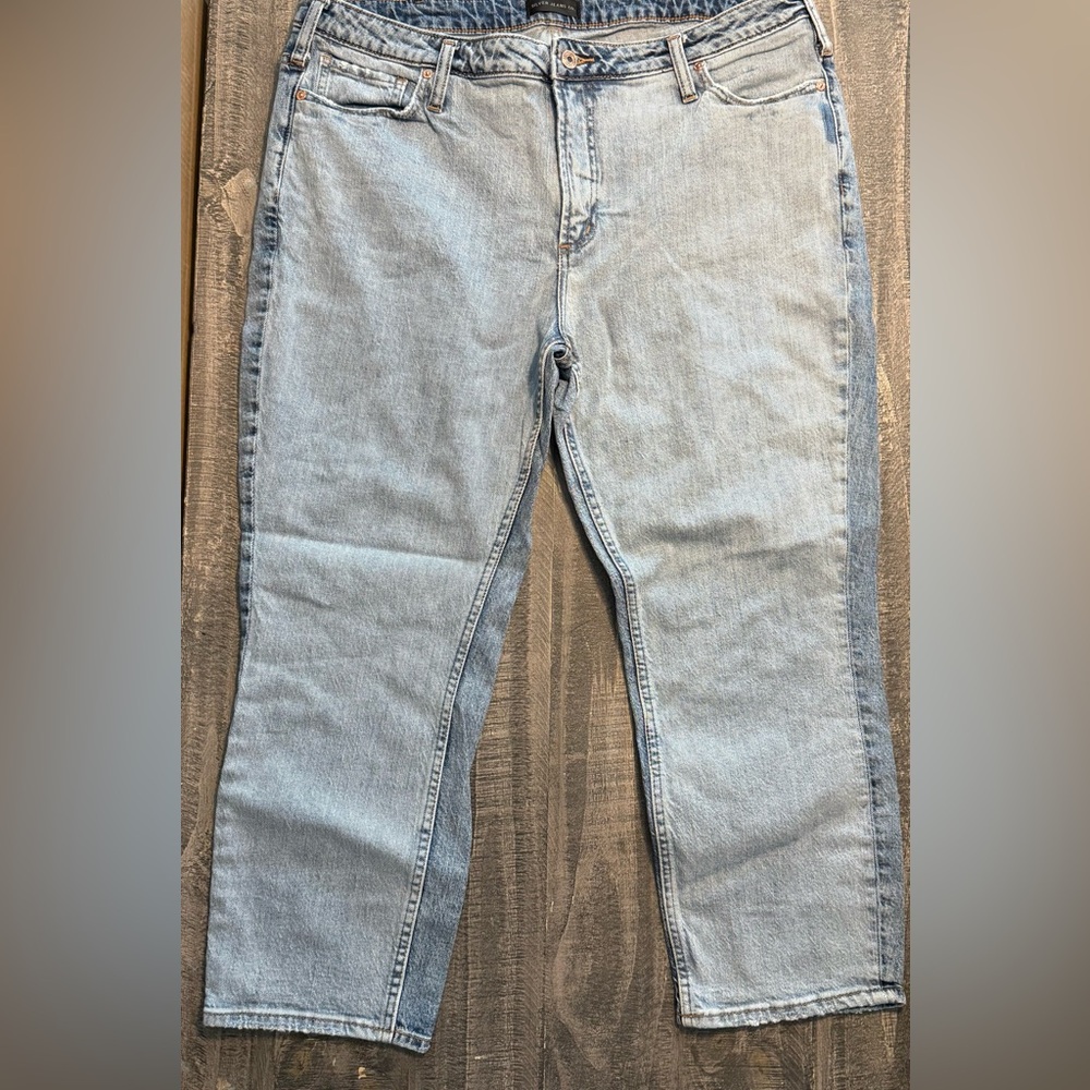 Silver Jeans Women's High Note Slim Crop Straight leg Jeans two tone